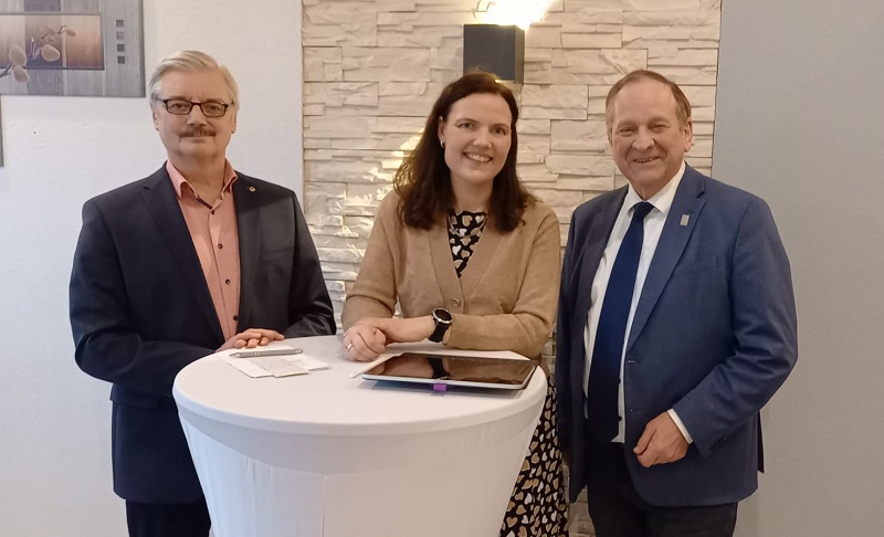 Kreisvorsitzender Michael Kunze (v. re.) begrte Bundestagsabgeordnete Anne Janssen und den Fraktionsvorsitzenden der CDU Uwe Heinemann zum Thema 